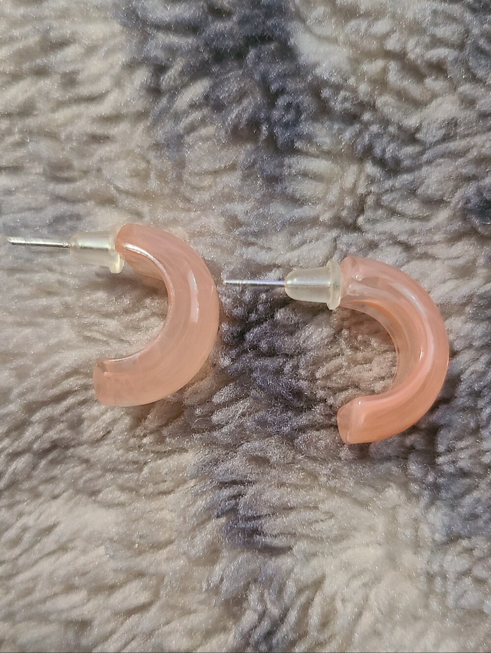 Cute pink semi hoop earrings